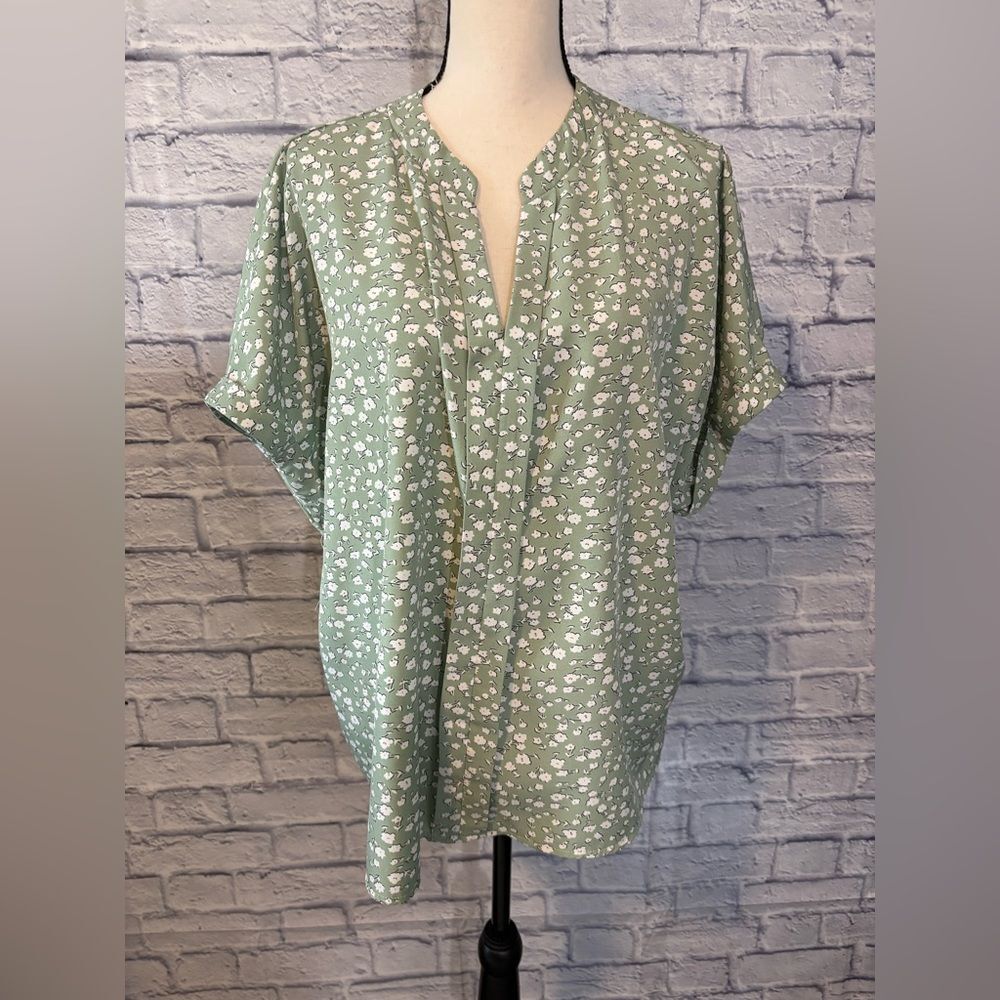 SHEIN Green Floral Blouse